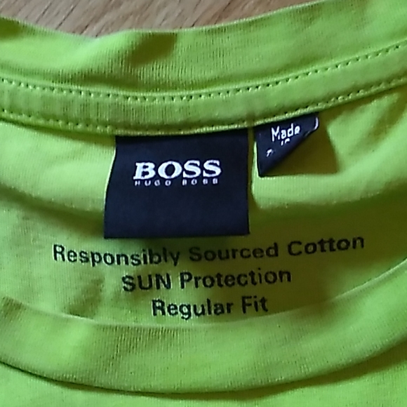 Hugo boss t shirt - Picture 2 of 2